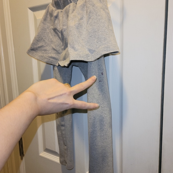 Girls' sized 3T gray leggings with attached skirt - Picture 6 of 7